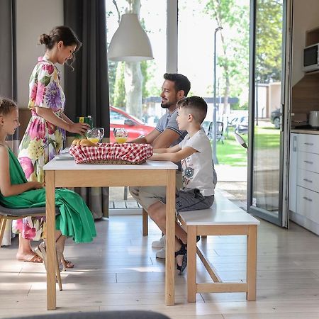 Barack Thermal & Natura Apartments Tiszakécske المظهر الخارجي الصورة