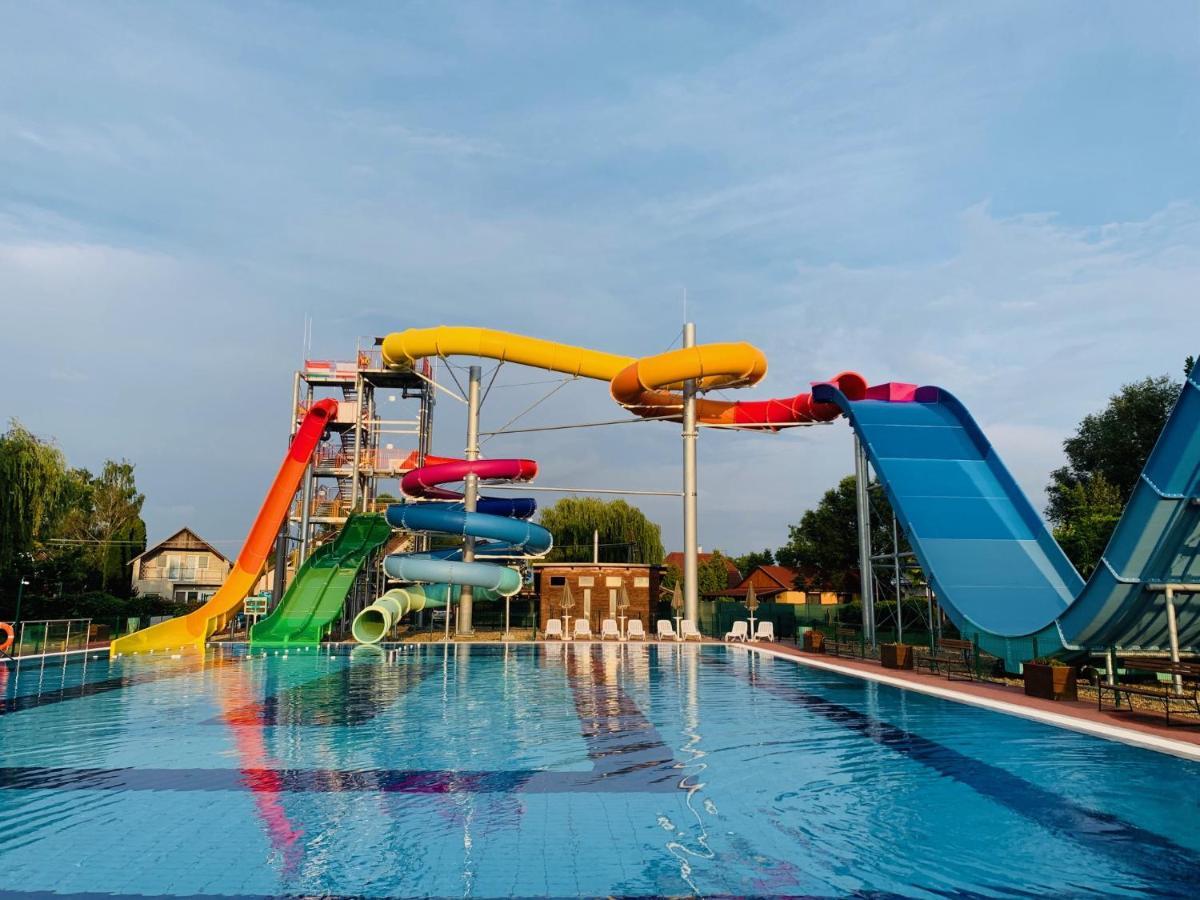 Barack Thermal & Natura Apartments Tiszakécske المظهر الخارجي الصورة
