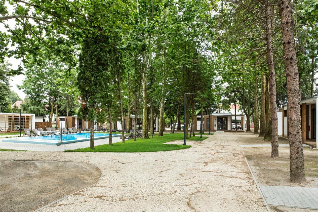 Barack Thermal & Natura Apartments Tiszakécske المظهر الخارجي الصورة