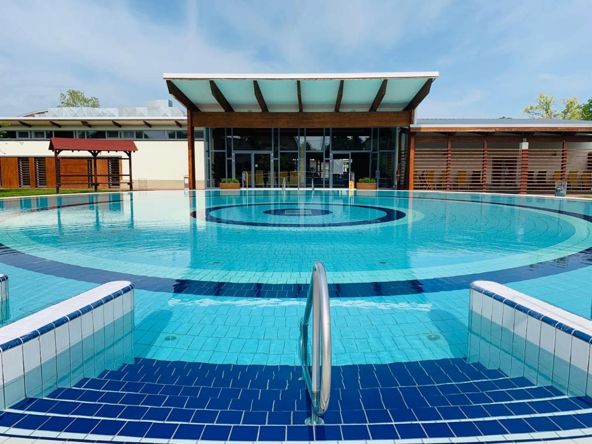 Barack Thermal & Natura Apartments Tiszakécske المظهر الخارجي الصورة